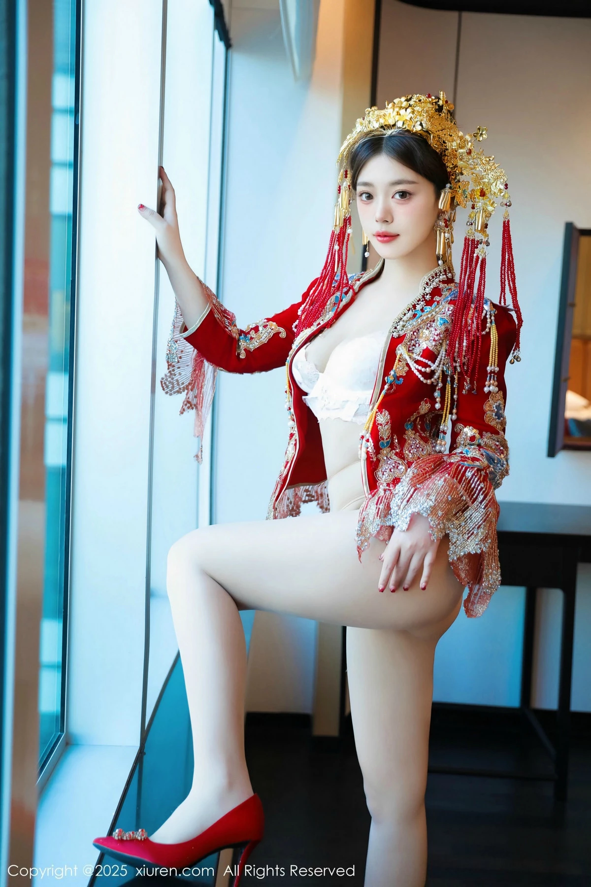 [[XiuRen秀人网]秀人网]No.9823_模特蛋蛋宝新年主题性感红色新娘装露白色内衣秀丰腴身材诱惑写真79P