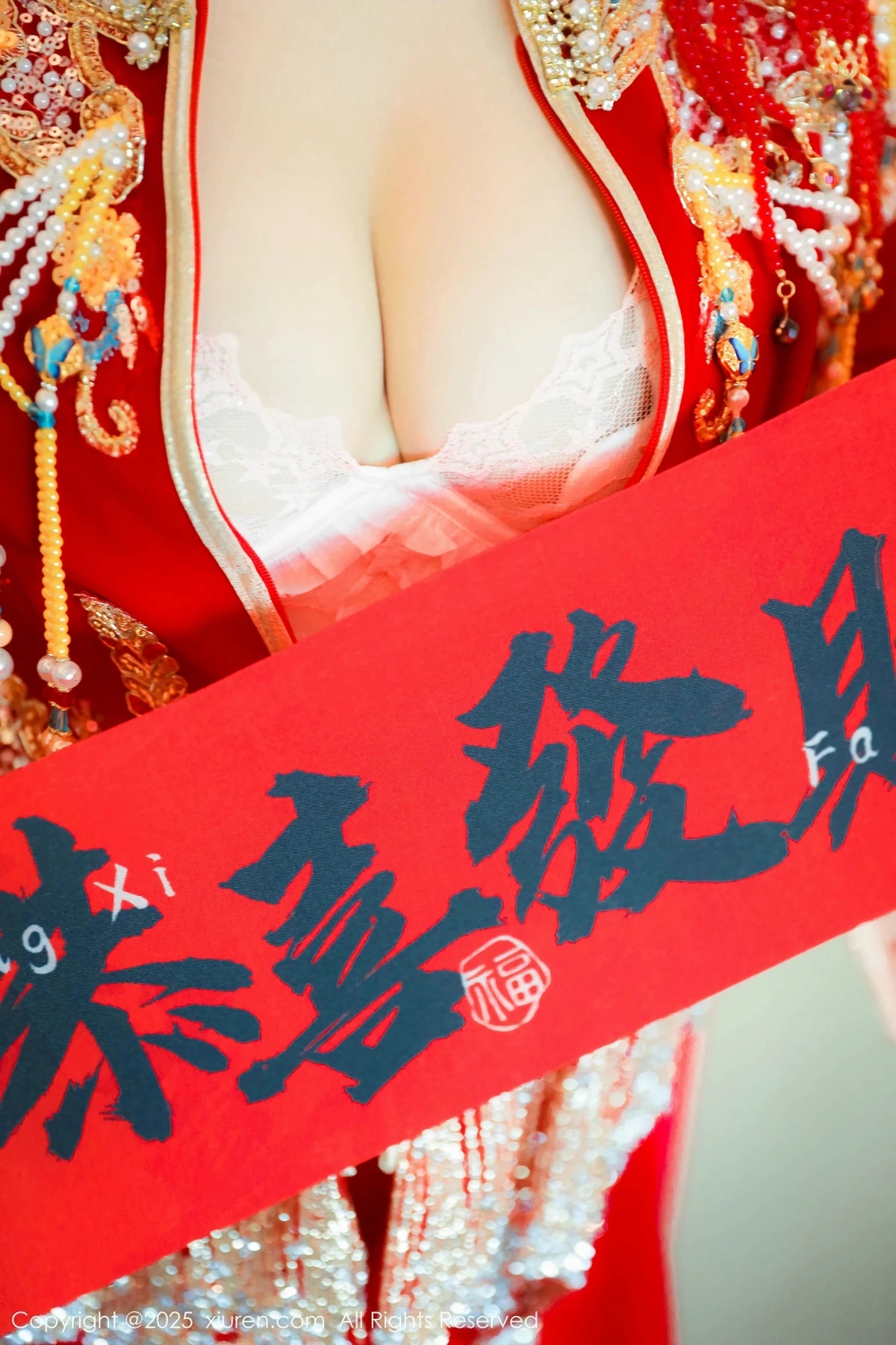 [[XiuRen秀人网]秀人网]No.9823_模特蛋蛋宝新年主题性感红色新娘装露白色内衣秀丰腴身材诱惑写真79P