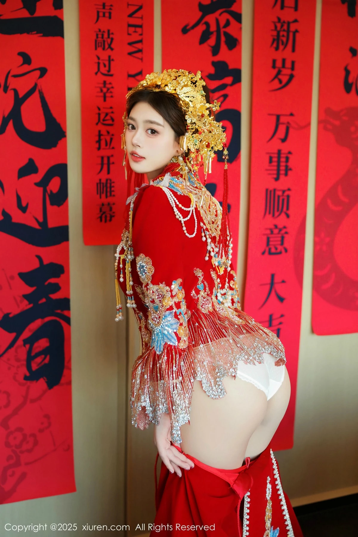 [[XiuRen秀人网]秀人网]No.9823_模特蛋蛋宝新年主题性感红色新娘装露白色内衣秀丰腴身材诱惑写真79P