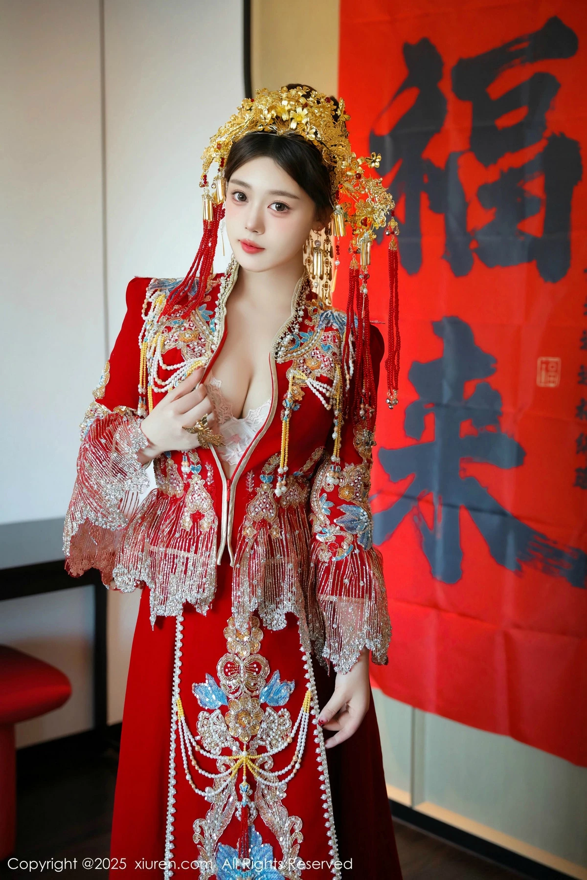 [[XiuRen秀人网]秀人网]No.9823_模特蛋蛋宝新年主题性感红色新娘装露白色内衣秀丰腴身材诱惑写真79P