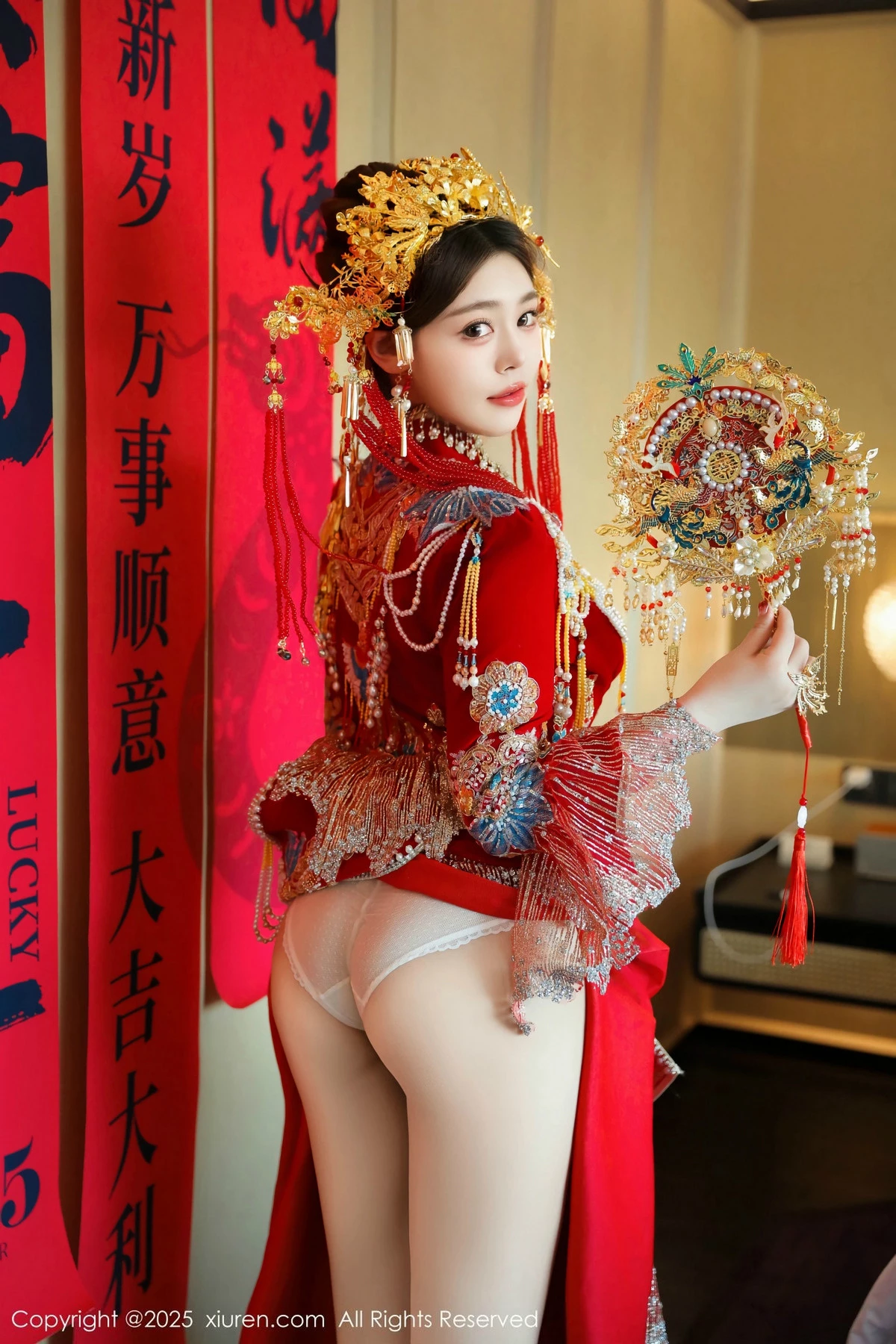 [[XiuRen秀人网]秀人网]No.9823_模特蛋蛋宝新年主题性感红色新娘装露白色内衣秀丰腴身材诱惑写真79P