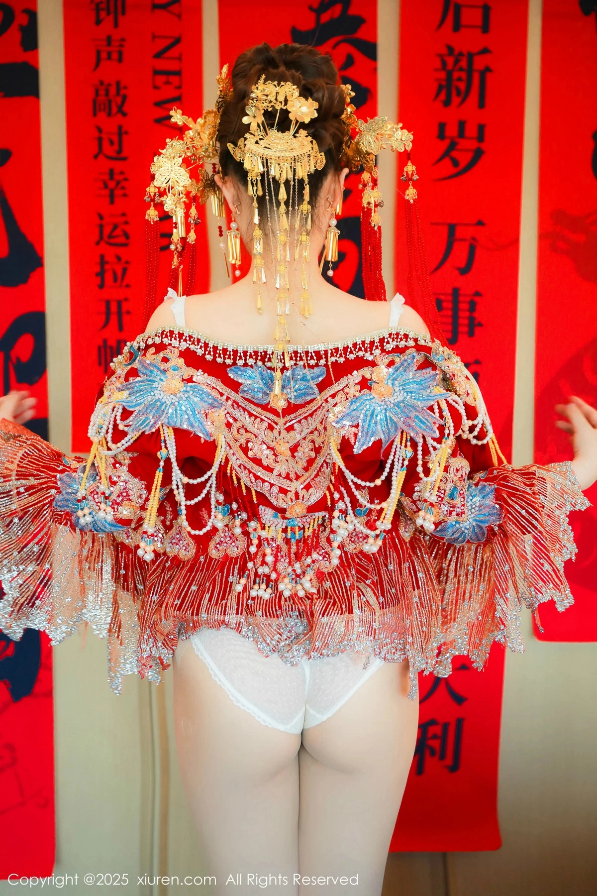 [[XiuRen秀人网]秀人网]No.9823_模特蛋蛋宝新年主题性感红色新娘装露白色内衣秀丰腴身材诱惑写真79P