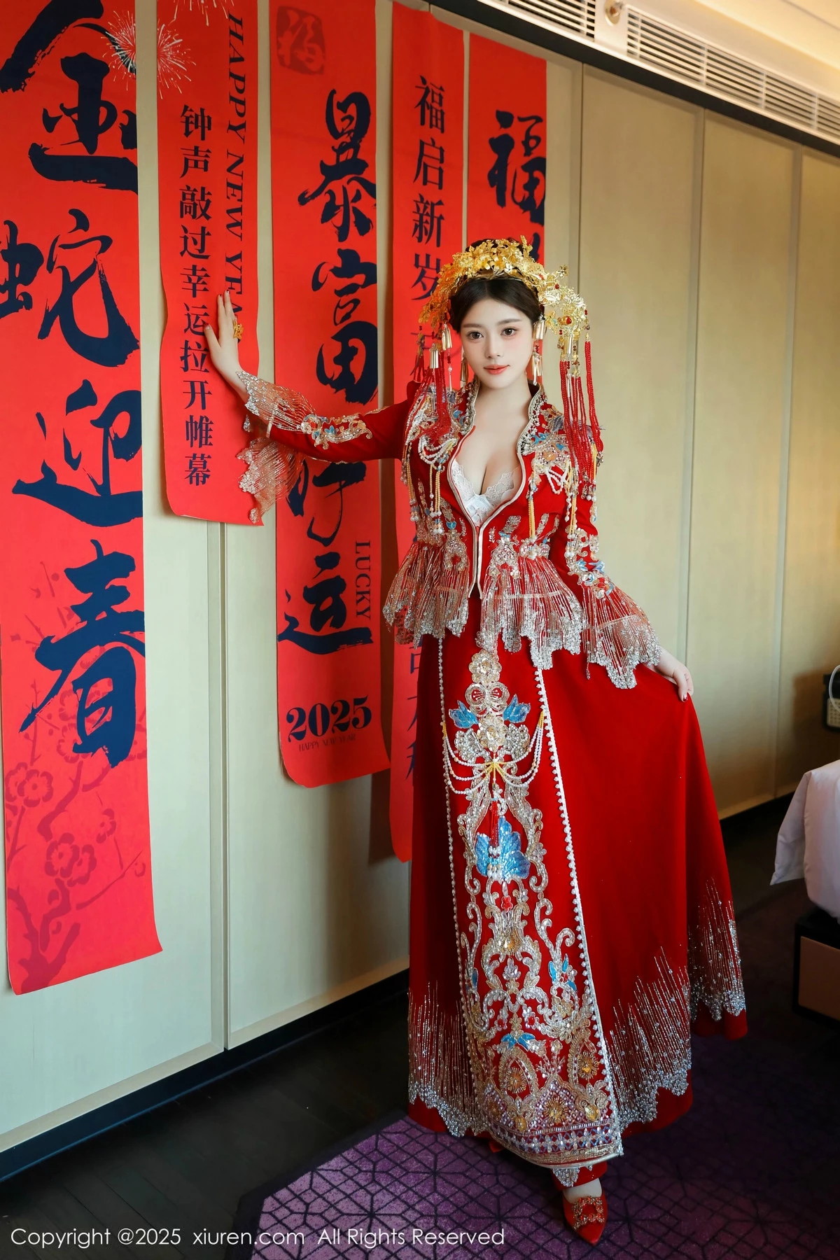 [[XiuRen秀人网]秀人网]No.9823_模特蛋蛋宝新年主题性感红色新娘装露白色内衣秀丰腴身材诱惑写真79P