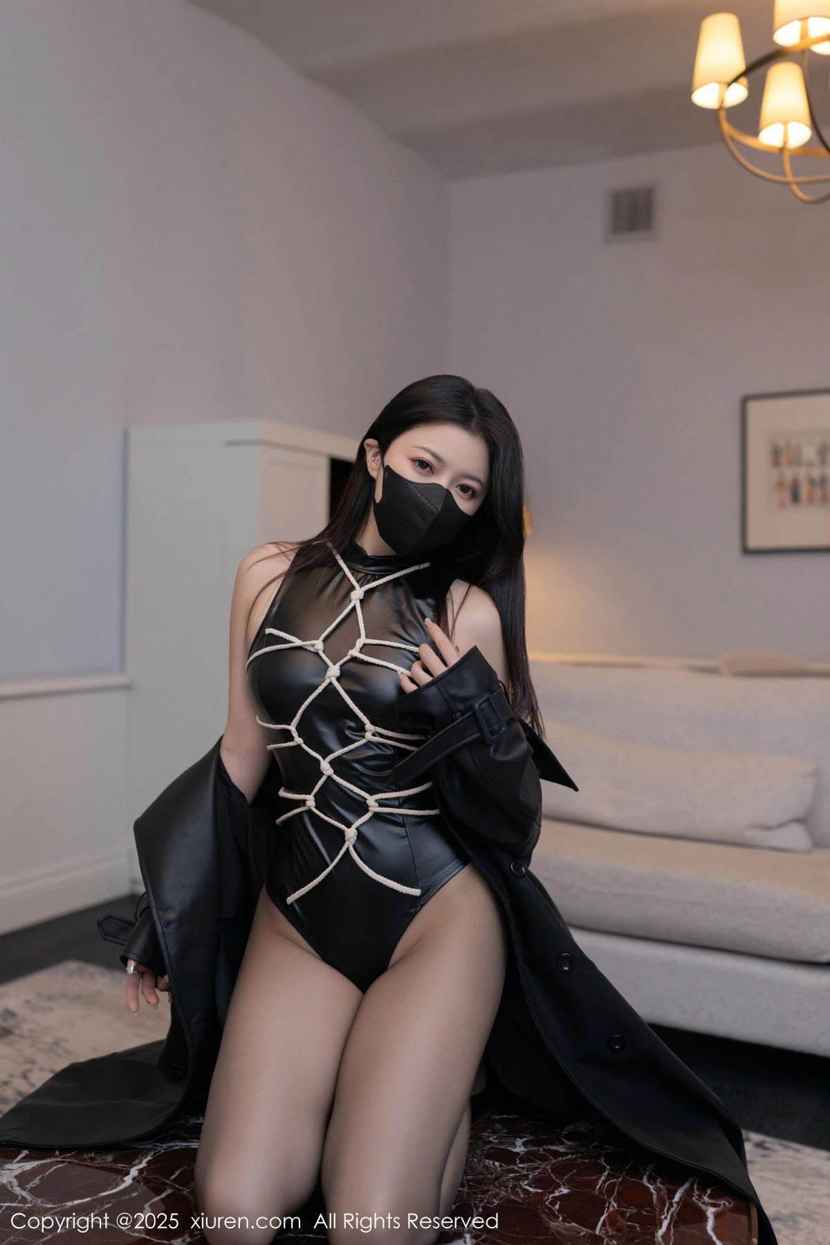 [[XiuRen秀人网]秀人网]No.9835_模特鱼子酱Fish性感黑色皮质服饰配超薄黑丝秀曼妙身材诱惑写真80P