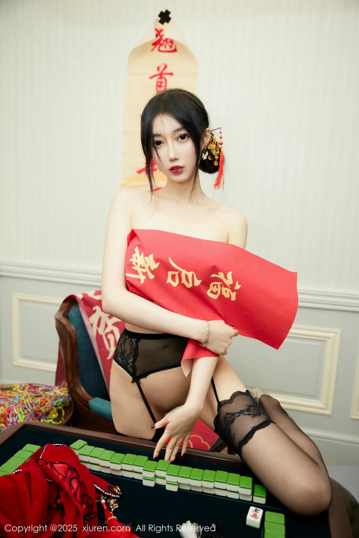 [[XiuRen秀人网]秀人网]No.9826_模特玥儿玥er新年主题性感红色服饰配黑丝吊袜秀曼妙身姿诱惑写真67P