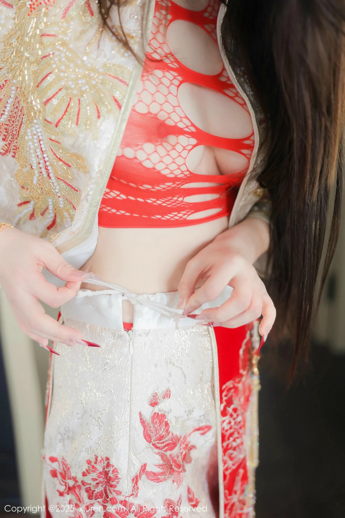 [[XiuRen秀人网]秀人网]No.9833_模特Candy糖糖性感喜庆服饰露红色情趣服饰秀丰腴身材诱惑写真88P