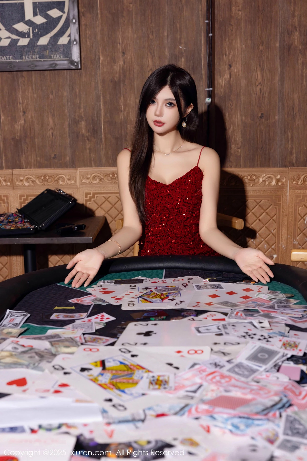 [[XiuRen秀人网]秀人网]No.9828_女神绮里嘉ula性感红色吊带短裙配超薄肉丝秀曼妙身姿诱惑写真82P