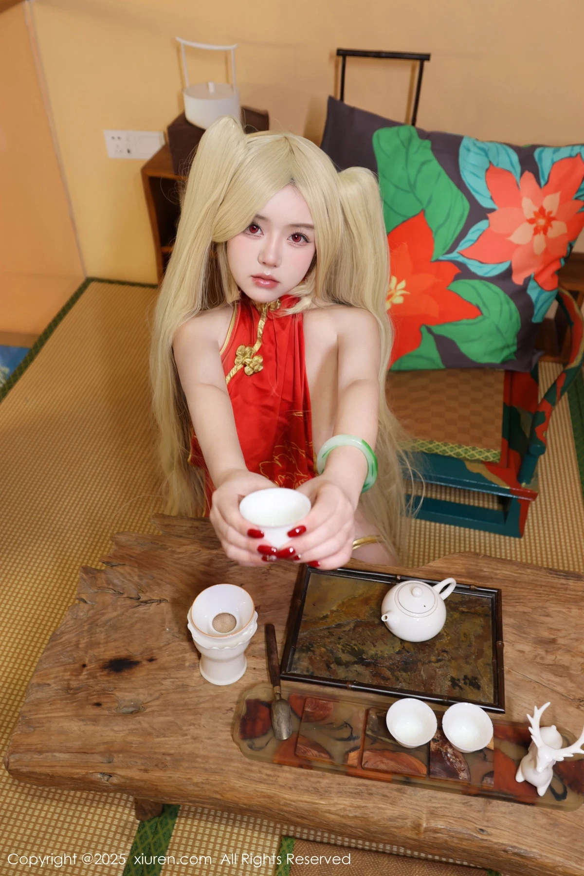 [[XiuRen秀人网]秀人网]No.9834_模特小薯条nienie性感红色旗袍配红丝吊袜秀曼妙身姿诱惑写真131P