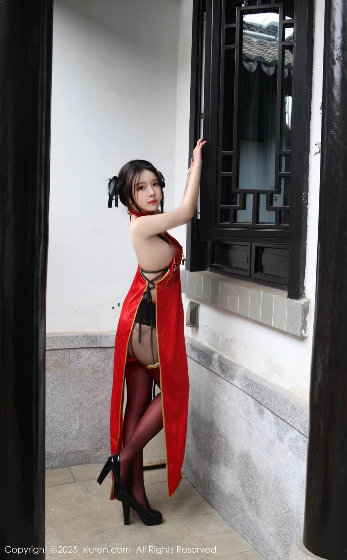 [[XiuRen秀人网]秀人网]No.9834_模特小薯条nienie性感红色旗袍配红丝吊袜秀曼妙身姿诱惑写真131P