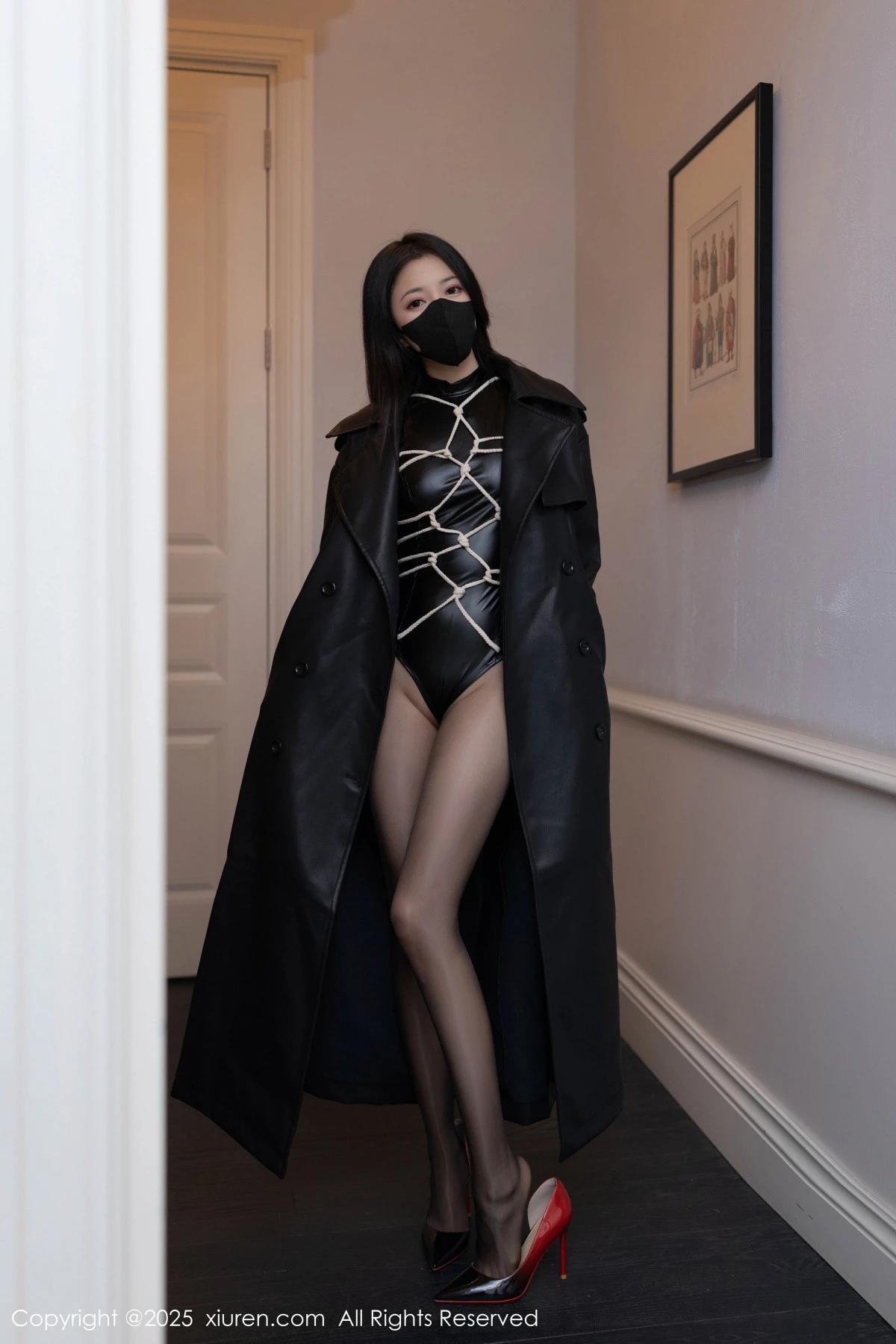 [[XiuRen秀人网]秀人网]No.9835_模特鱼子酱Fish性感黑色皮质服饰配超薄黑丝秀曼妙身材诱惑写真80P