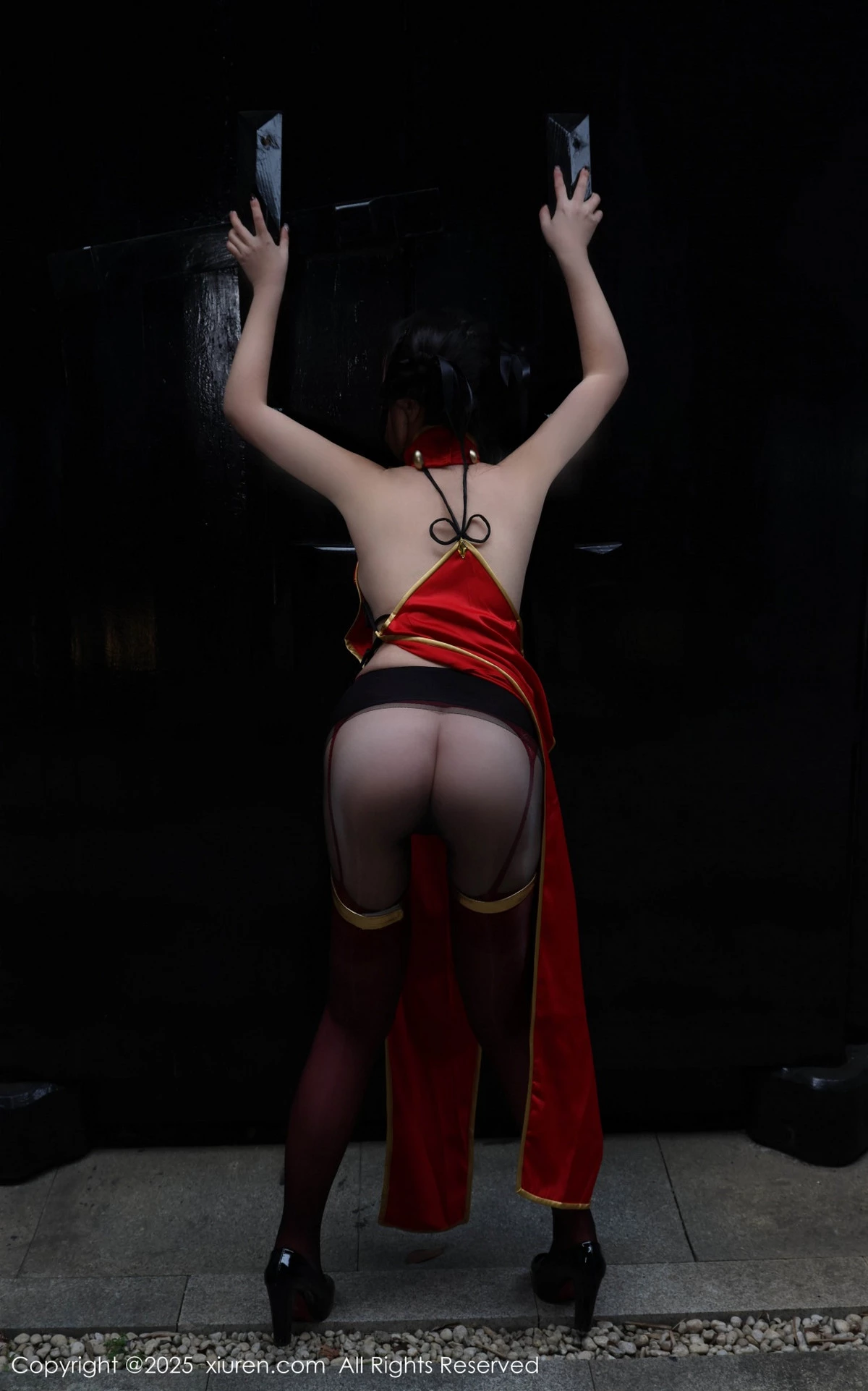 [[XiuRen秀人网]秀人网]No.9834_模特小薯条nienie性感红色旗袍配红丝吊袜秀曼妙身姿诱惑写真131P