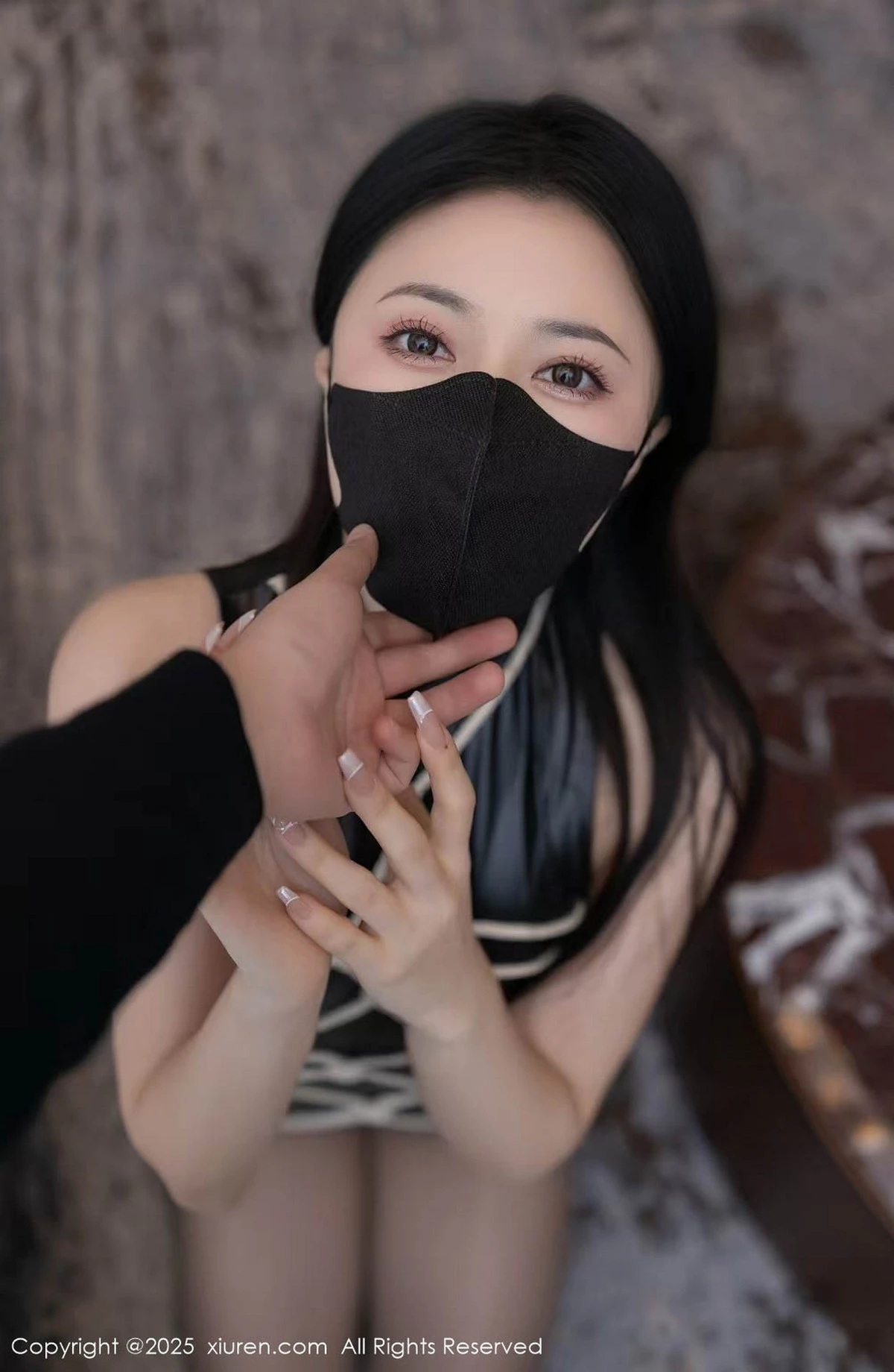 [[XiuRen秀人网]秀人网]No.9835_模特鱼子酱Fish性感黑色皮质服饰配超薄黑丝秀曼妙身材诱惑写真80P