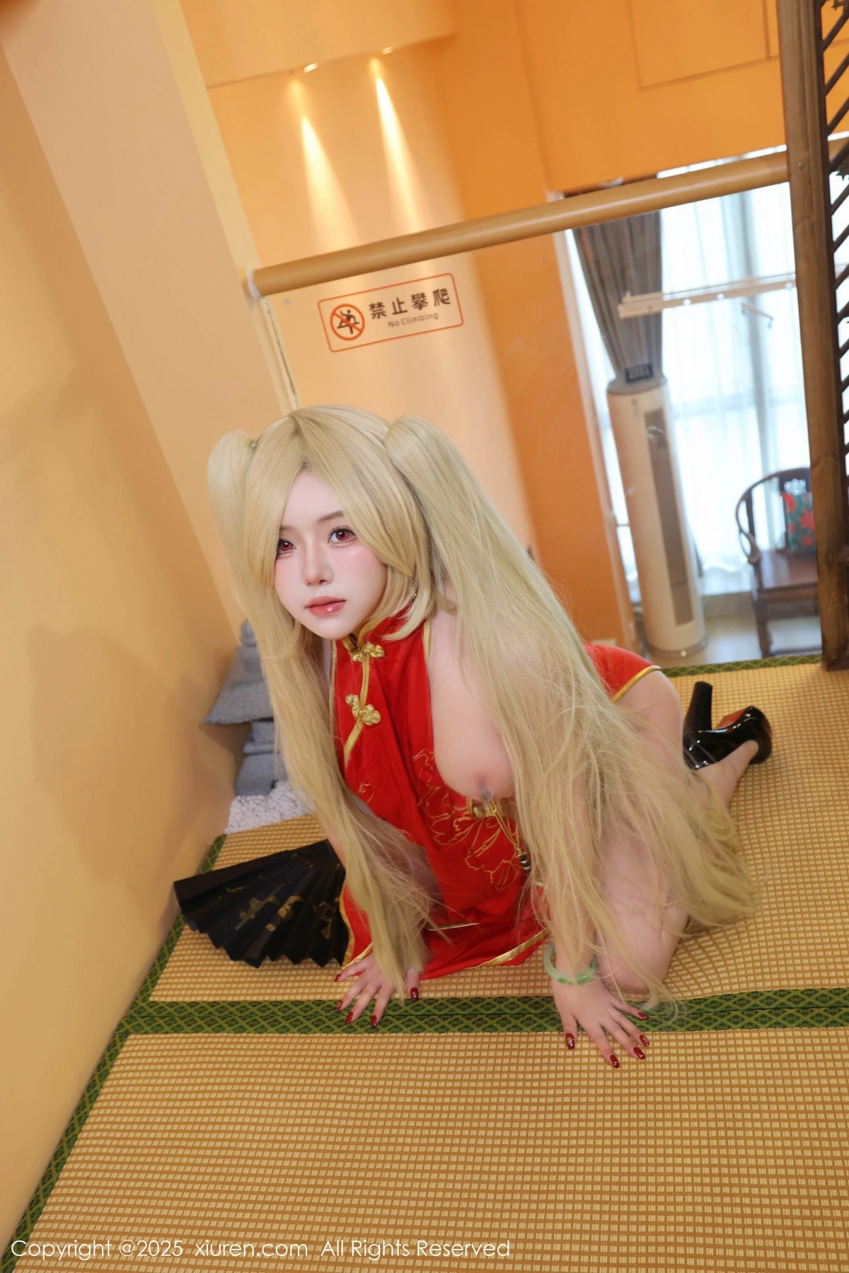 [[XiuRen秀人网]秀人网]No.9834_模特小薯条nienie性感红色旗袍配红丝吊袜秀曼妙身姿诱惑写真131P