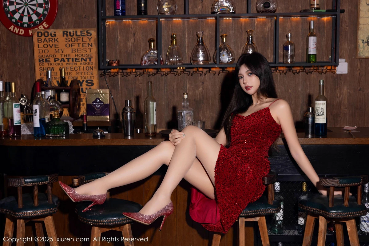 [[XiuRen秀人网]秀人网]No.9828_女神绮里嘉ula性感红色吊带短裙配超薄肉丝秀曼妙身姿诱惑写真82P