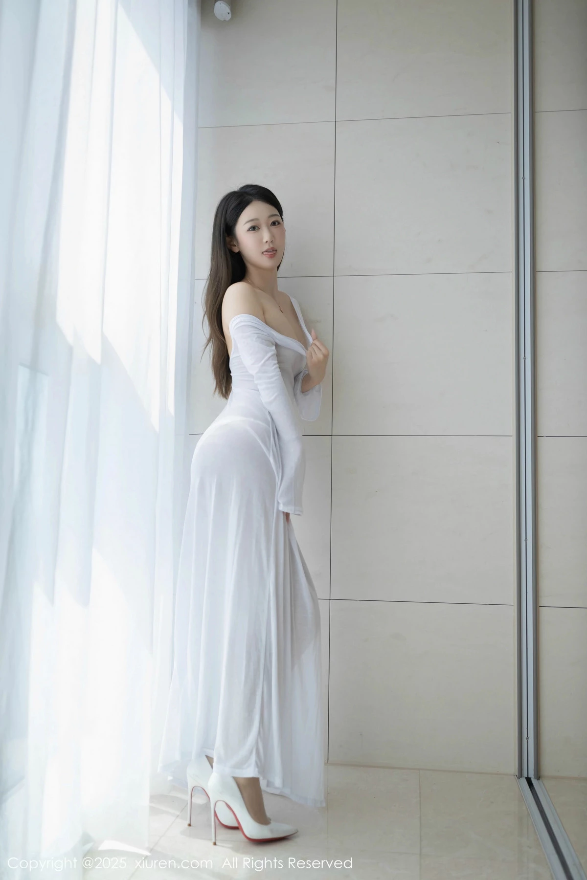 [[XiuRen秀人网]秀人网]No.9840_模特唐安琪性感白色连衣长裙配开档肉丝秀曼妙身姿撩人诱惑写真84P
