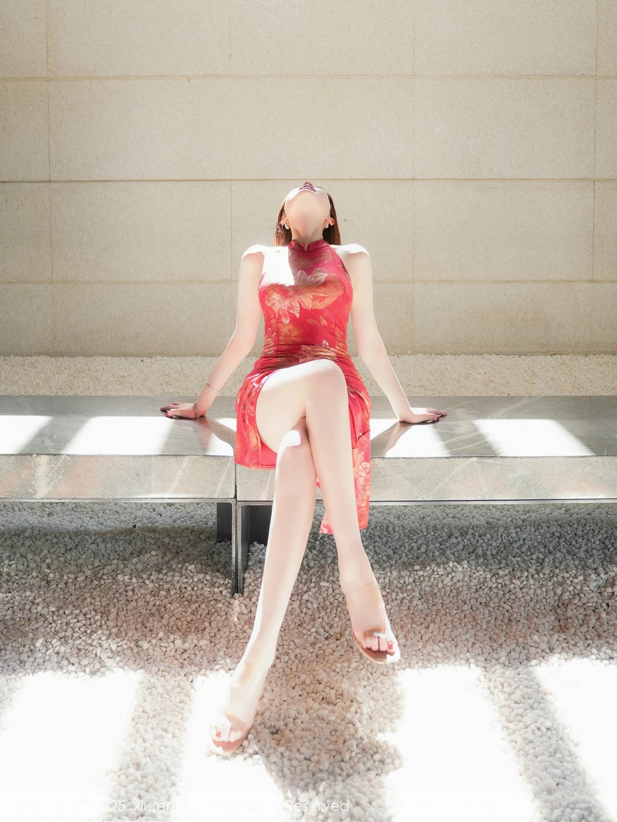 [[XiuRen秀人网]秀人网]No.9837_女神Carol周妍希性感红色旗袍服饰配超薄肉丝秀丰满身材诱惑写真77P