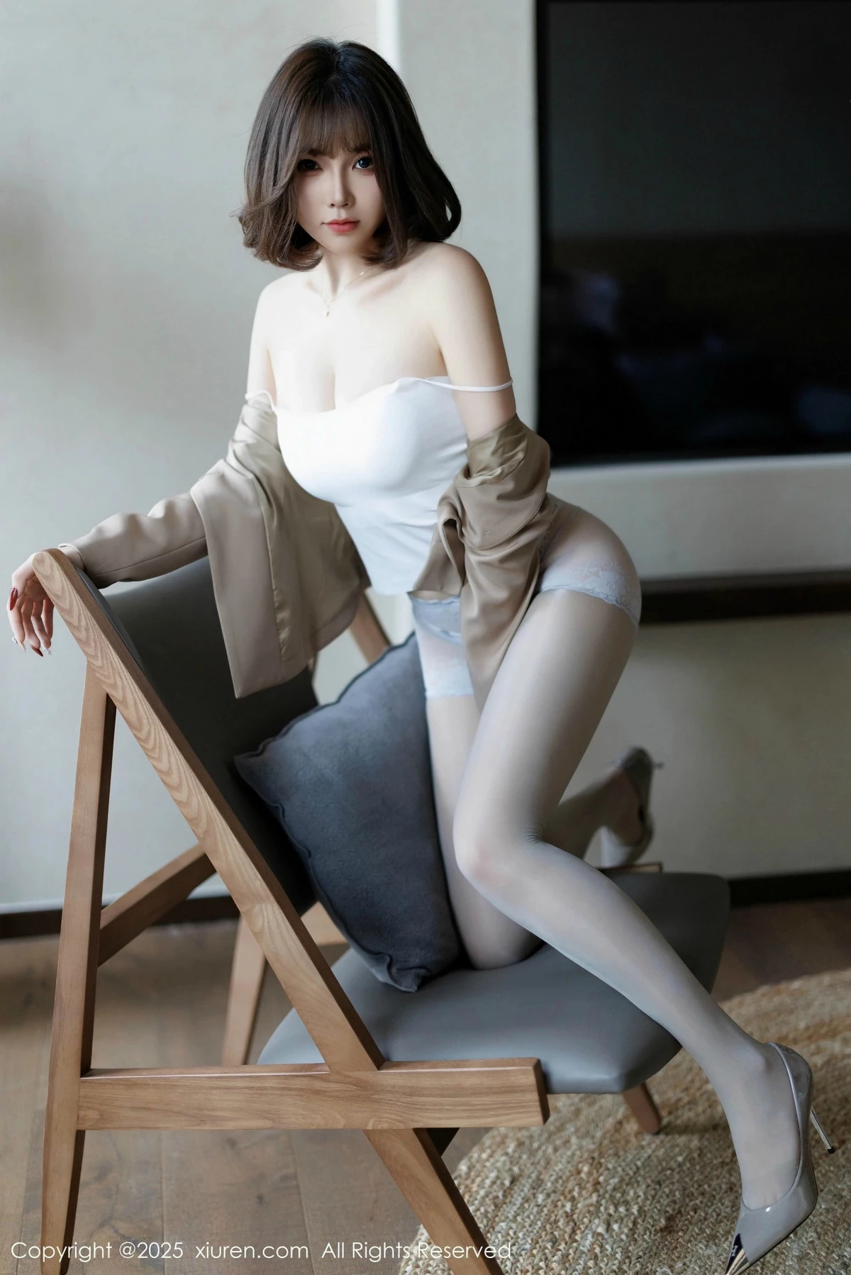 [[XiuRen秀人网]秀人网]No.9844_女神徐莉芝Booty多套性感服饰穿搭配原色丝袜秀曼妙身姿诱惑写真88P