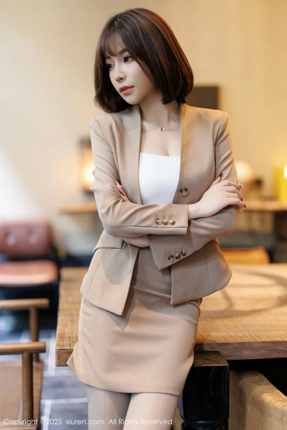 [[XiuRen秀人网]秀人网]No.9844_女神徐莉芝Booty多套性感服饰穿搭配原色丝袜秀曼妙身姿诱惑写真88P