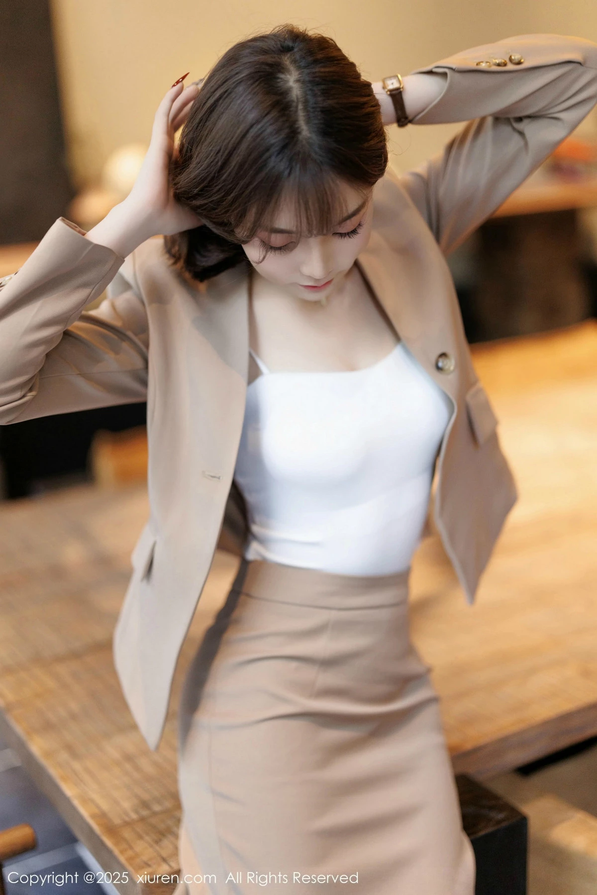 [[XiuRen秀人网]秀人网]No.9844_女神徐莉芝Booty多套性感服饰穿搭配原色丝袜秀曼妙身姿诱惑写真88P