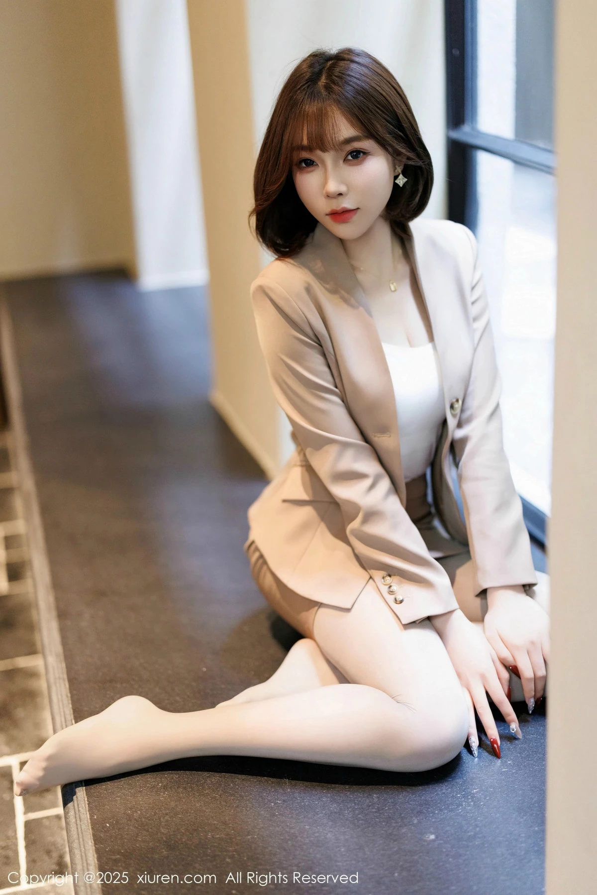 [[XiuRen秀人网]秀人网]No.9844_女神徐莉芝Booty多套性感服饰穿搭配原色丝袜秀曼妙身姿诱惑写真88P