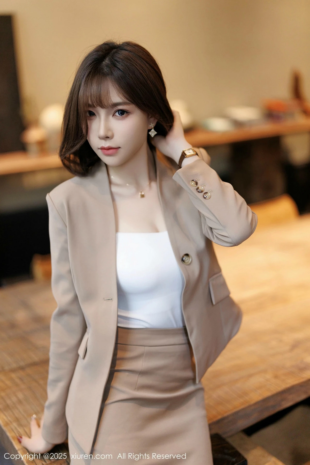 [[XiuRen秀人网]秀人网]No.9844_女神徐莉芝Booty多套性感服饰穿搭配原色丝袜秀曼妙身姿诱惑写真88P