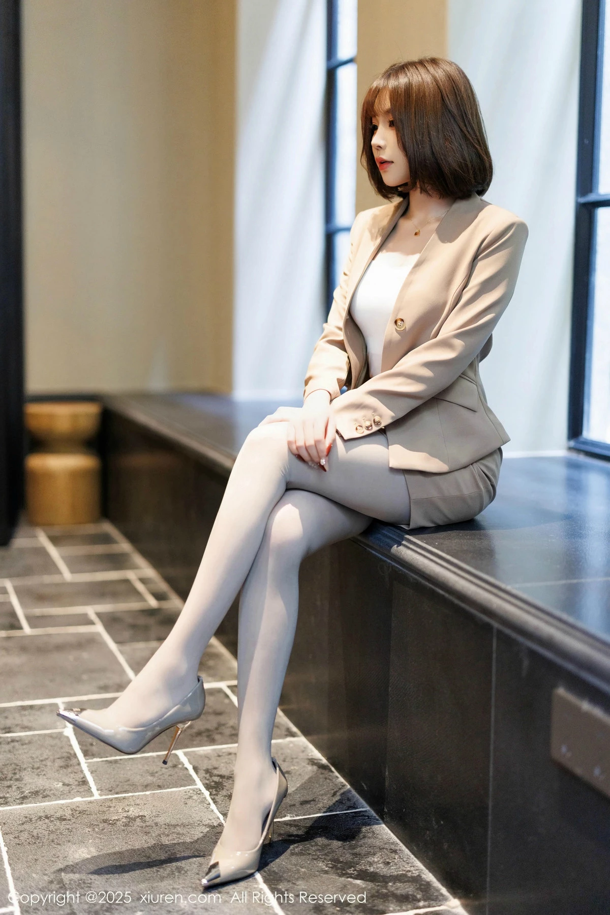 [[XiuRen秀人网]秀人网]No.9844_女神徐莉芝Booty多套性感服饰穿搭配原色丝袜秀曼妙身姿诱惑写真88P