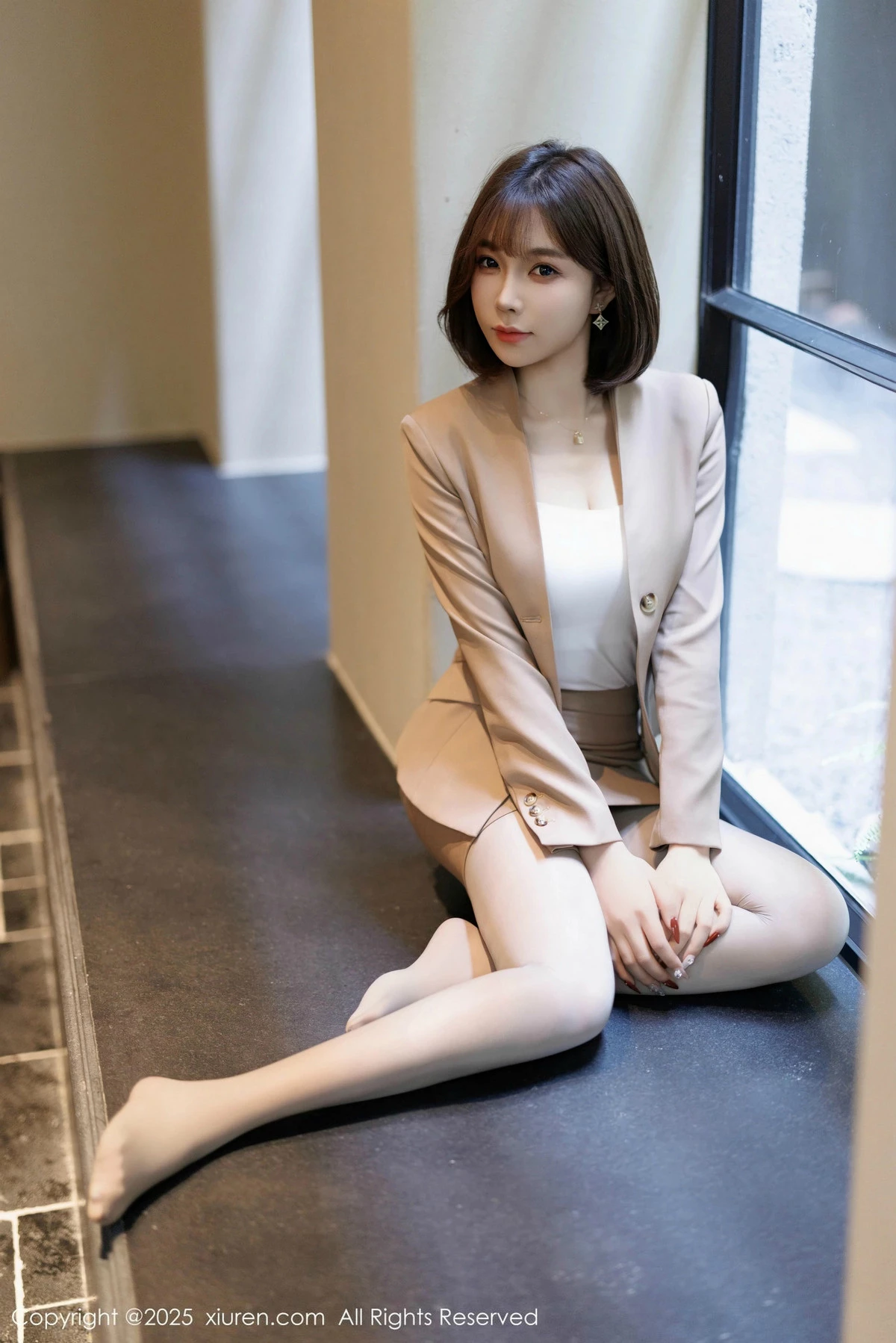 [[XiuRen秀人网]秀人网]No.9844_女神徐莉芝Booty多套性感服饰穿搭配原色丝袜秀曼妙身姿诱惑写真88P