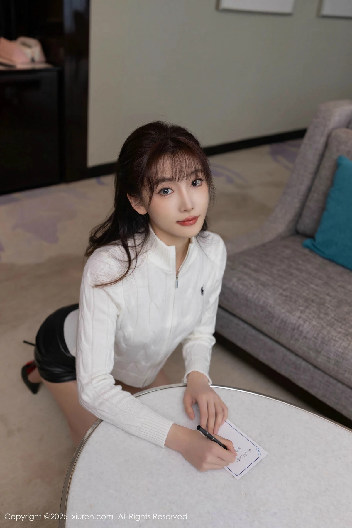 [[XiuRen秀人网]秀人网]No.9852_模特陆萱萱白上衣配黑皮短裙露性感情趣内衣秀曼妙身姿诱惑写真81P