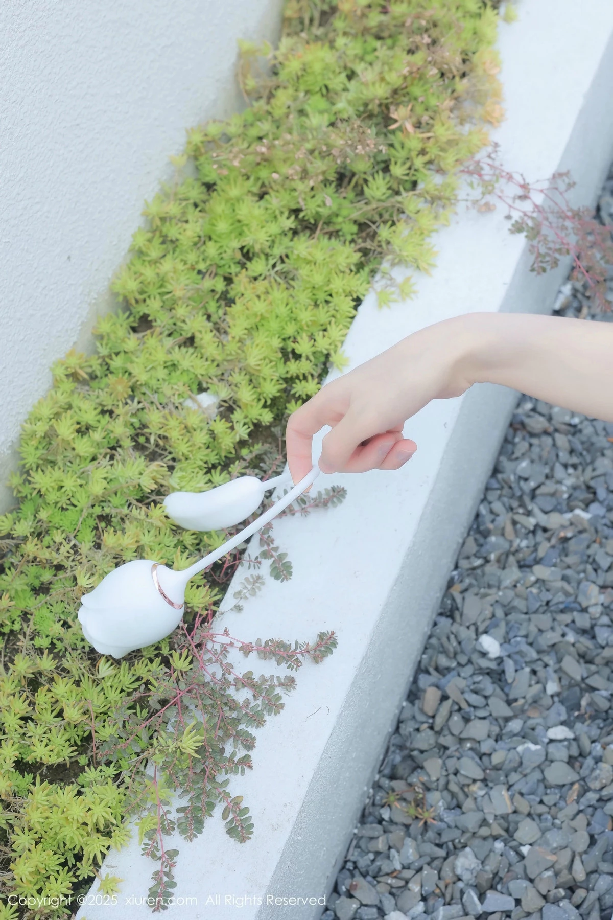 [[XiuRen秀人网]秀人网]No.9851_模特桃妖夭浴室性感浅色连衣短裙配白丝袜湿身秀惹火身材诱惑写真113P