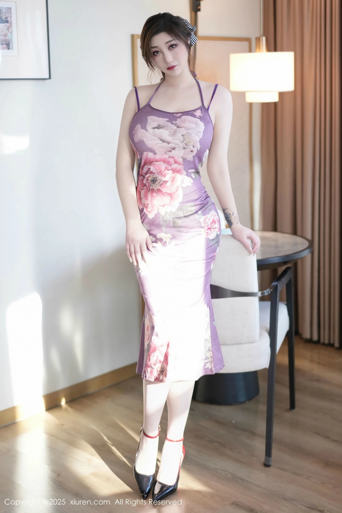 [[XiuRen秀人网]秀人网]No.9850_女神妲己_Toxic性感紫色连衣裙露紫色情趣内衣秀丰腴身姿诱惑写真69P