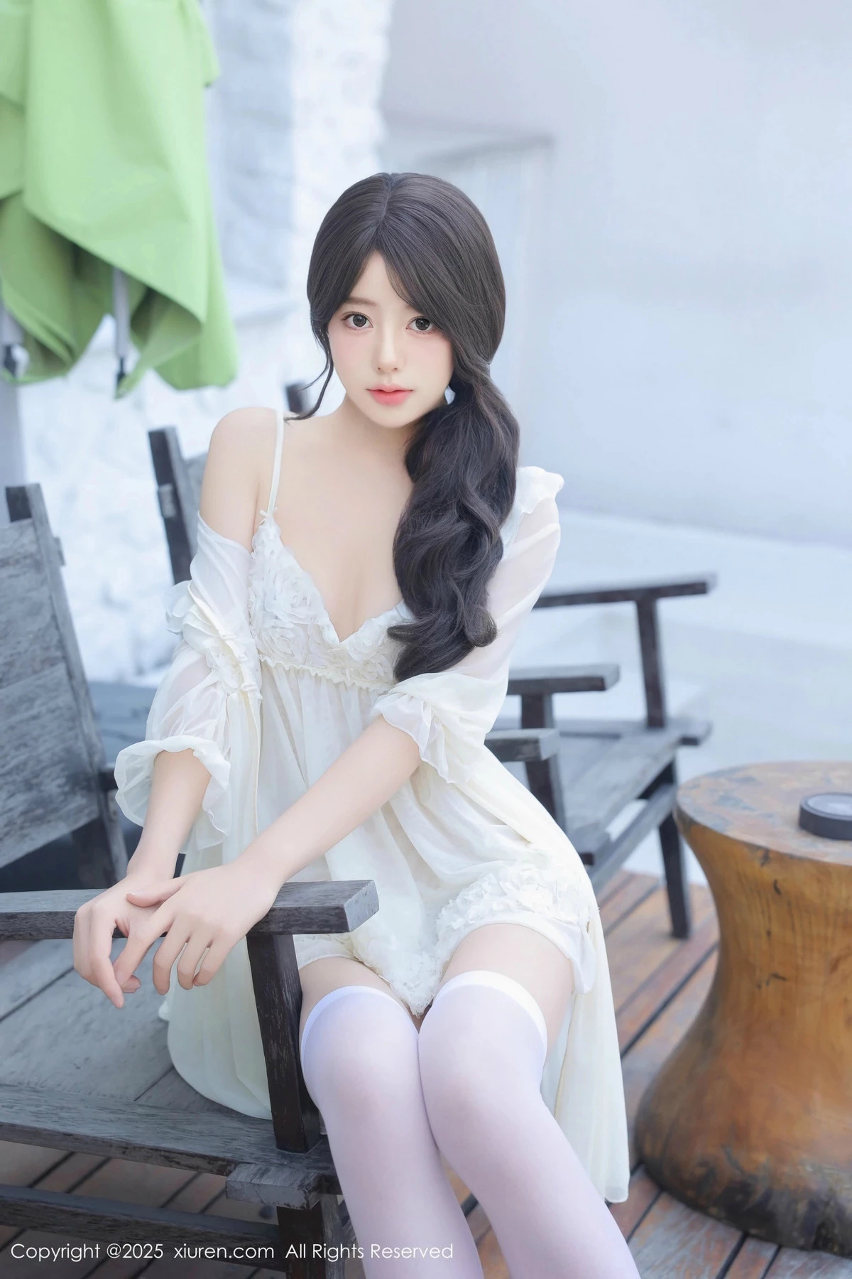 [[XiuRen秀人网]秀人网]No.9851_模特桃妖夭浴室性感浅色连衣短裙配白丝袜湿身秀惹火身材诱惑写真113P