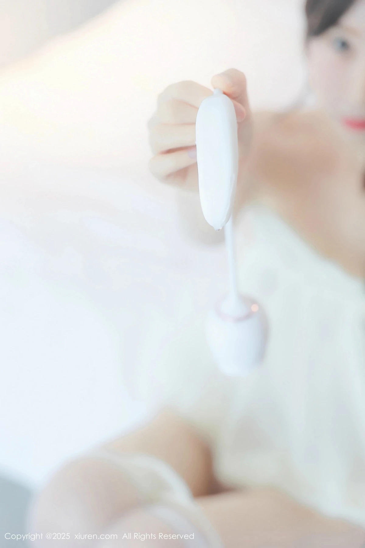 [[XiuRen秀人网]秀人网]No.9851_模特桃妖夭浴室性感浅色连衣短裙配白丝袜湿身秀惹火身材诱惑写真113P