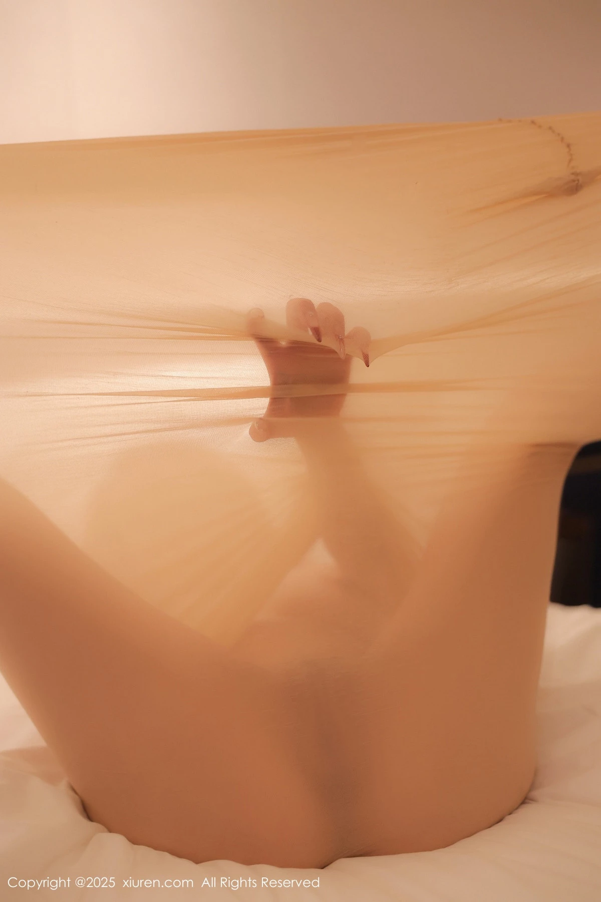 [[XiuRen秀人网]秀人网]No.9860_模特Candy糖糖私房性感肉色连体丝袜秀丰腴身姿撩人诱惑写真85P