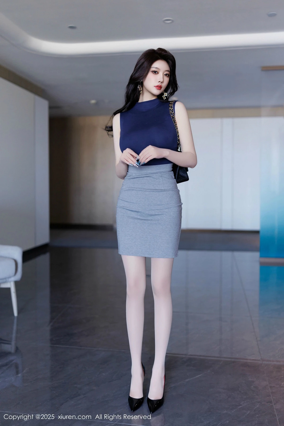 [[XiuRen秀人网]秀人网]No.9857_女神杨晨晨Yome性感OL服饰+黑色情趣内衣秀丰腴身材诱惑写真90P