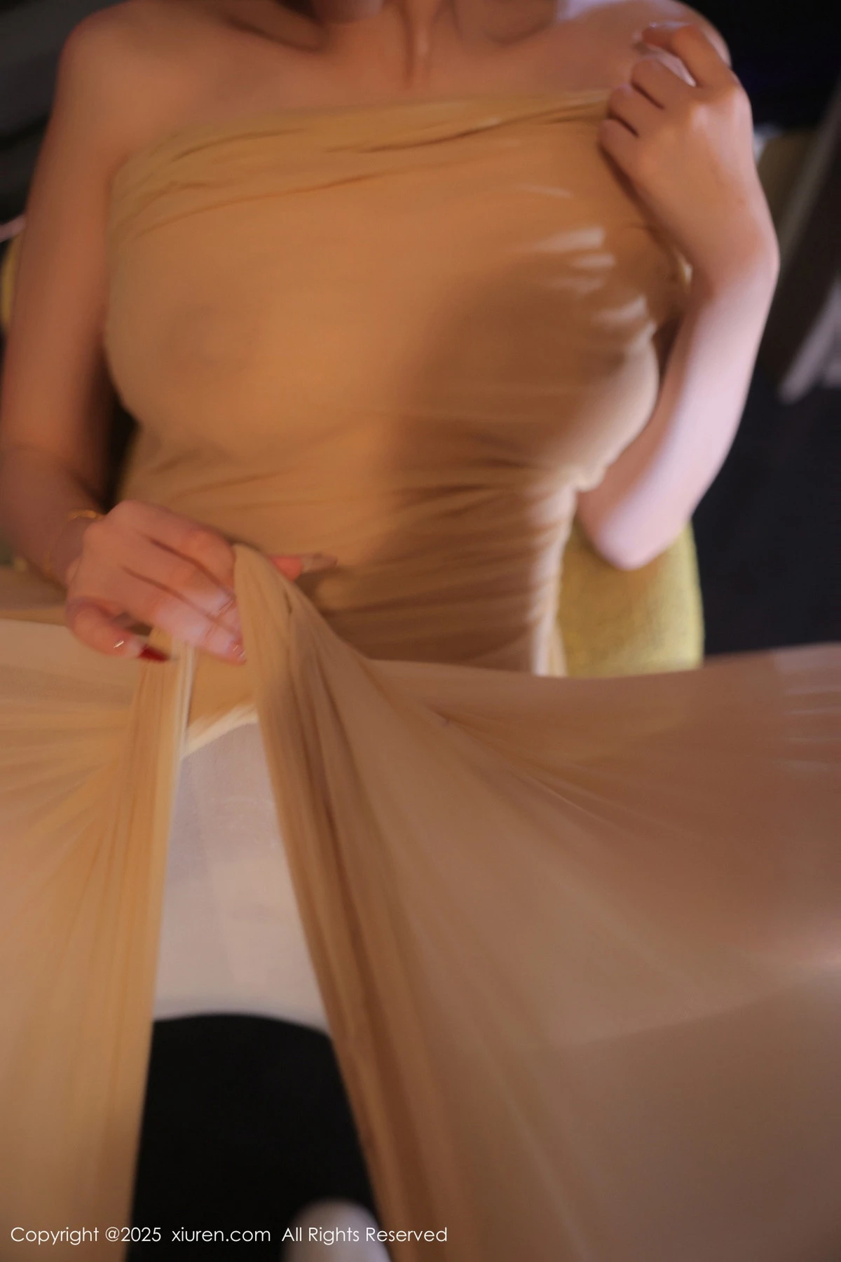 [[XiuRen秀人网]秀人网]No.9860_模特Candy糖糖私房性感肉色连体丝袜秀丰腴身姿撩人诱惑写真85P