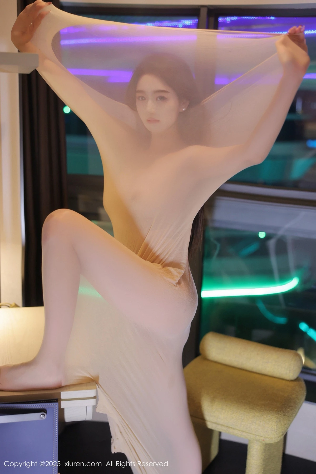 [[XiuRen秀人网]秀人网]No.9860_模特Candy糖糖私房性感肉色连体丝袜秀丰腴身姿撩人诱惑写真85P