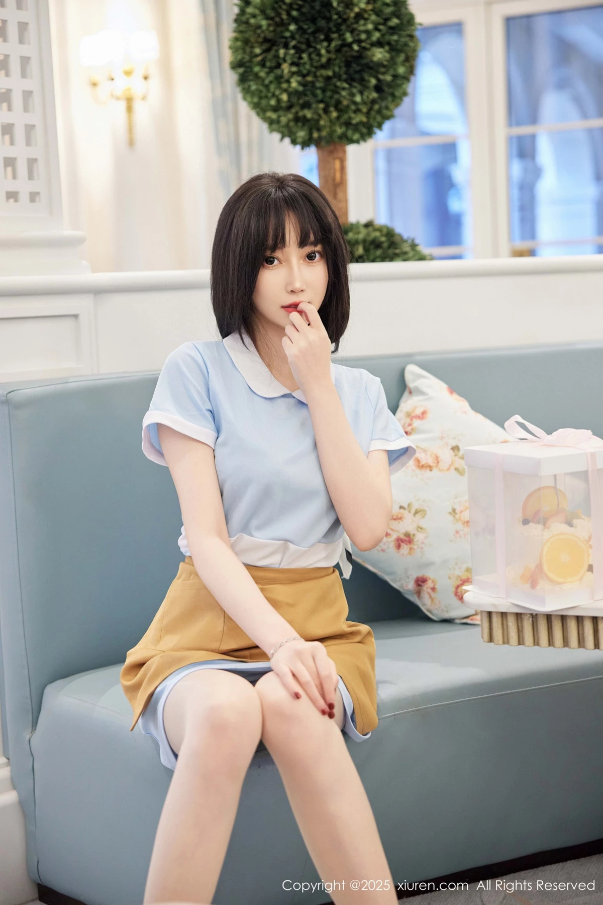 [[XiuRen秀人网]秀人网]No.9864_模特玥儿玥er性感蓝色连衣短裙配超薄肉丝秀曼妙身材诱惑写真82P