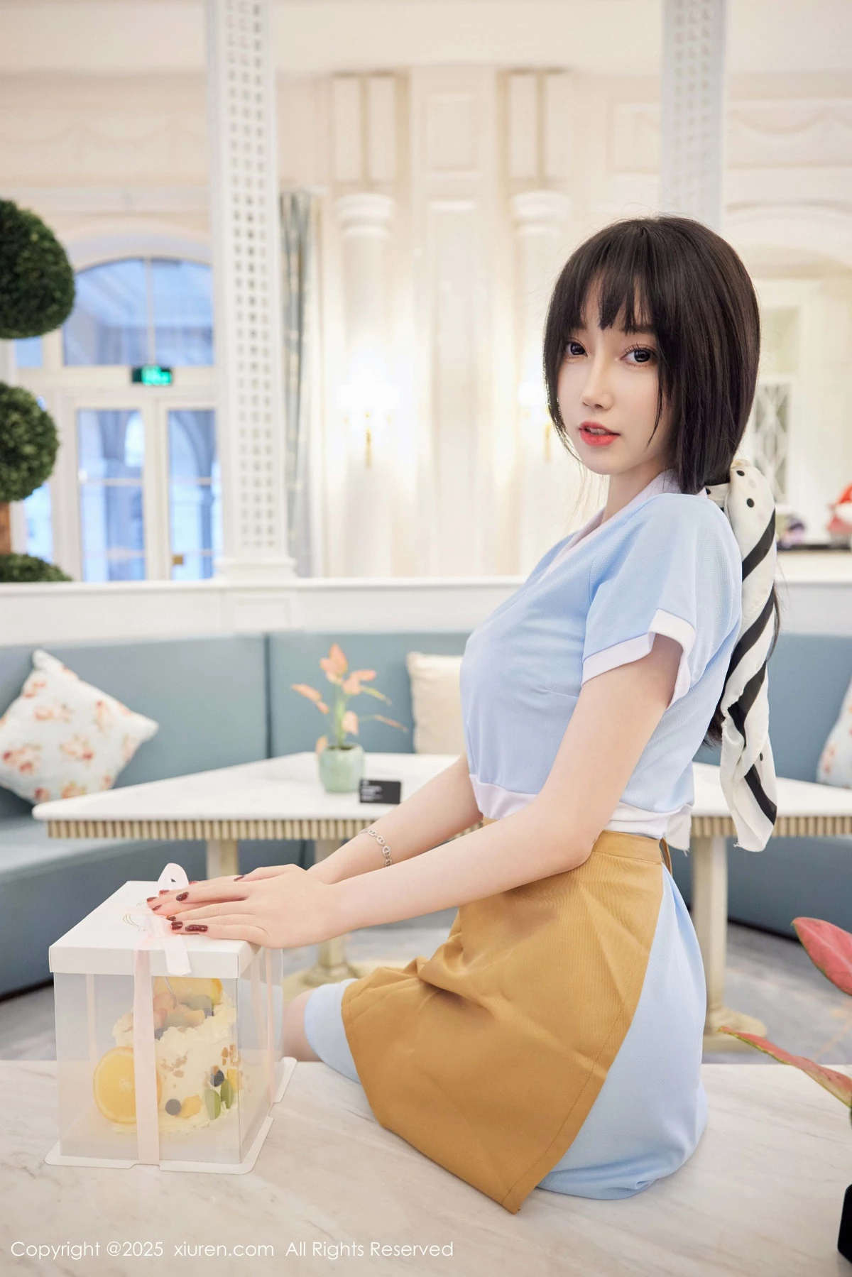 [[XiuRen秀人网]秀人网]No.9864_模特玥儿玥er性感蓝色连衣短裙配超薄肉丝秀曼妙身材诱惑写真82P