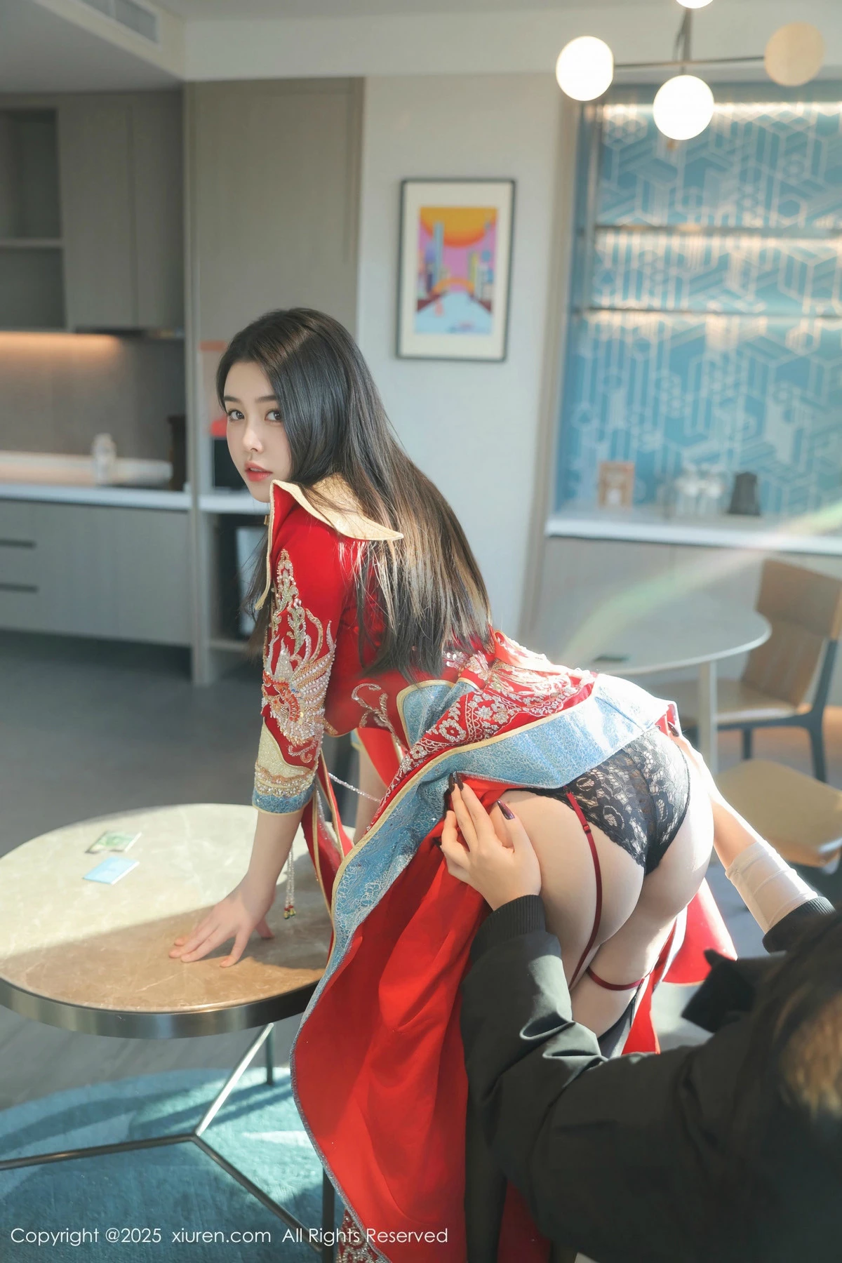 [[XiuRen秀人网]秀人网]No.9869_模特林若凡F性感红色新娘装配黑丝吊袜半脱秀丰腴身材诱惑写真76P