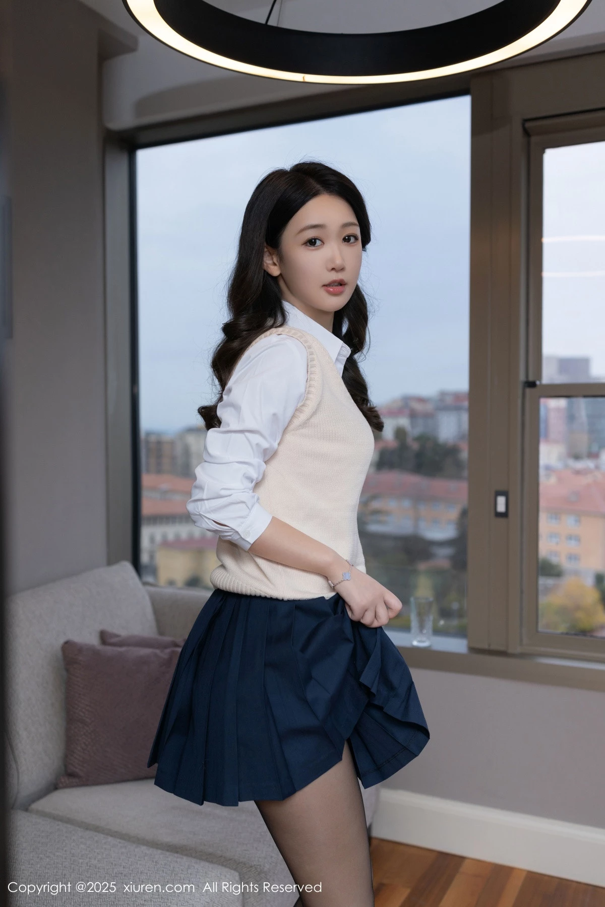 [[XiuRen秀人网]秀人网]No.9866_模特唐安琪性感JK制服露蓝色内衣配超薄黑丝秀曼妙身姿诱惑写真83P