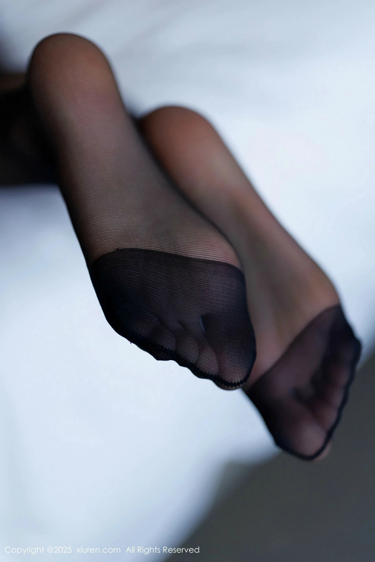 [[XiuRen秀人网]秀人网]No.9868_模特初梦瑶性感OL服饰露黑色内衣配黑丝袜秀完美身材诱惑写真83P