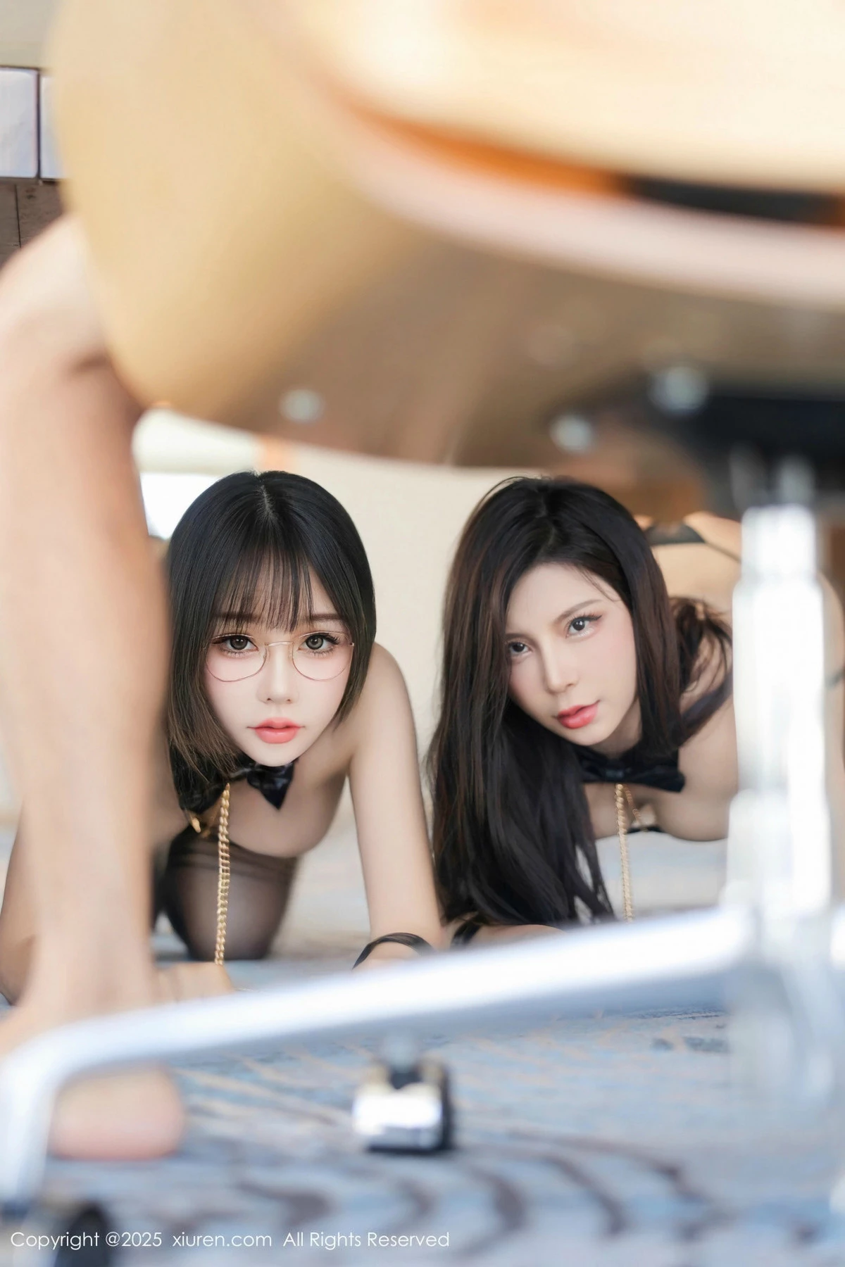 [[XiuRen秀人网]秀人网]No.9873_模特合集波巧酱＆小蛮妖Yummy黑色情趣内衣秀惹火身材诱惑写真81P