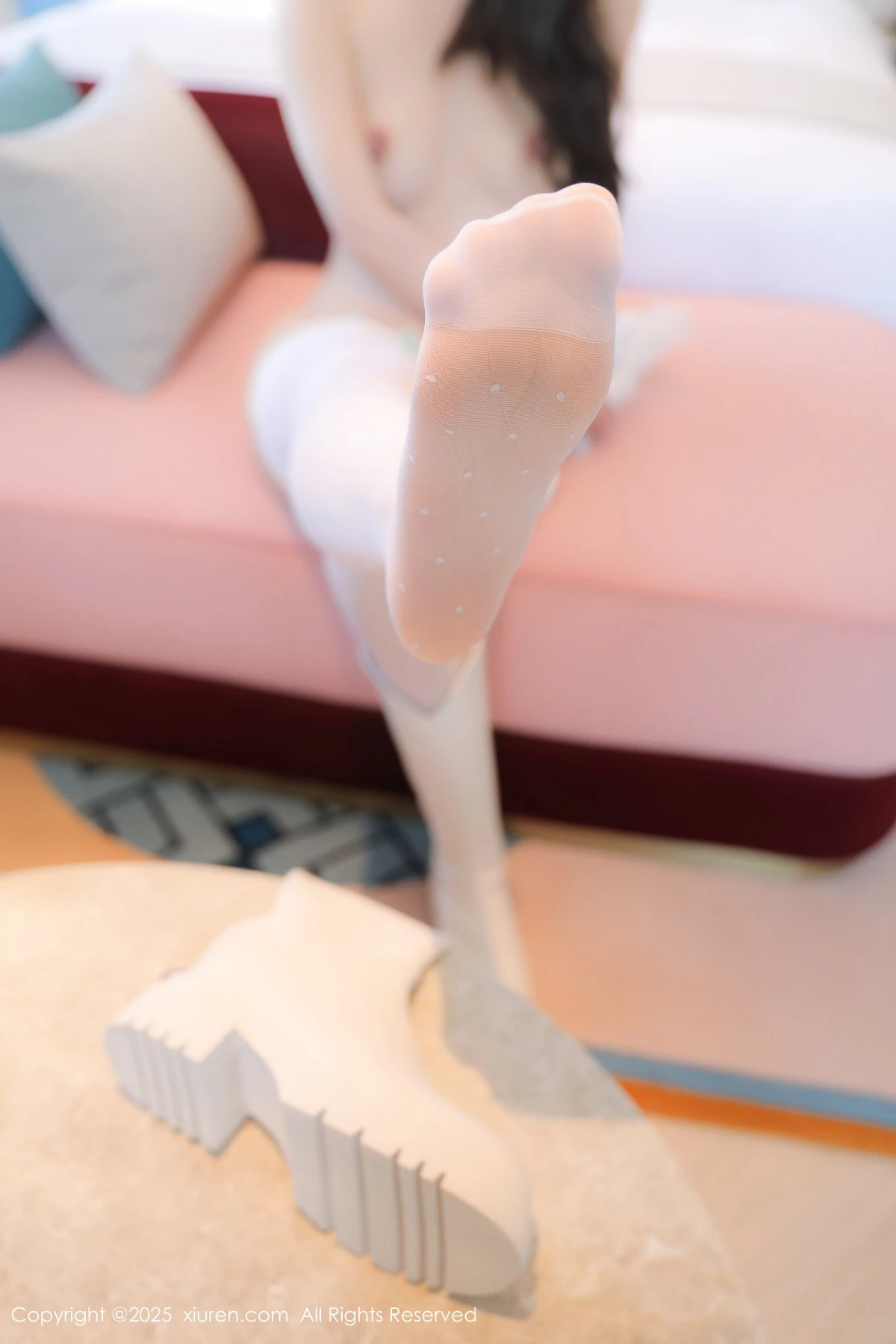 [[XiuRen秀人网]秀人网]No.9887_模特桃妖夭性感白色蕾丝内衣配白色丝袜秀曼妙身姿惹火诱惑写真97P