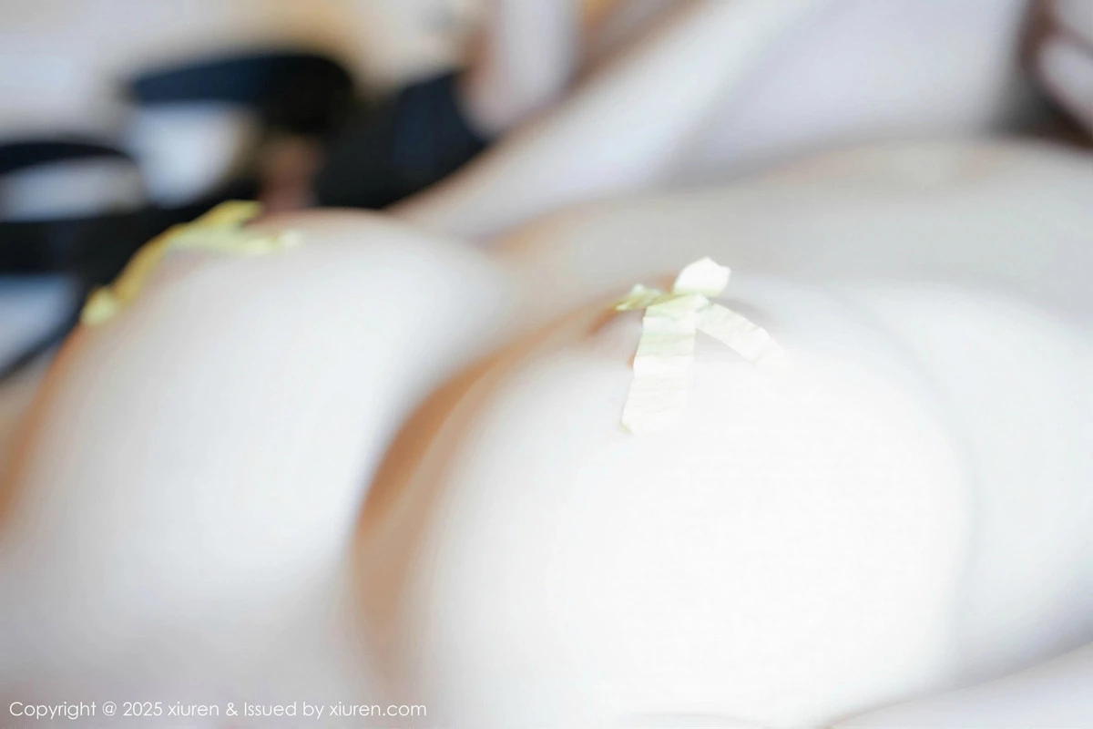 [[XiuRen秀人网]秀人网]No.9882_模特合集美少女@性感姐妹花私房黑色情趣服饰秀惹火身材诱惑写真55P