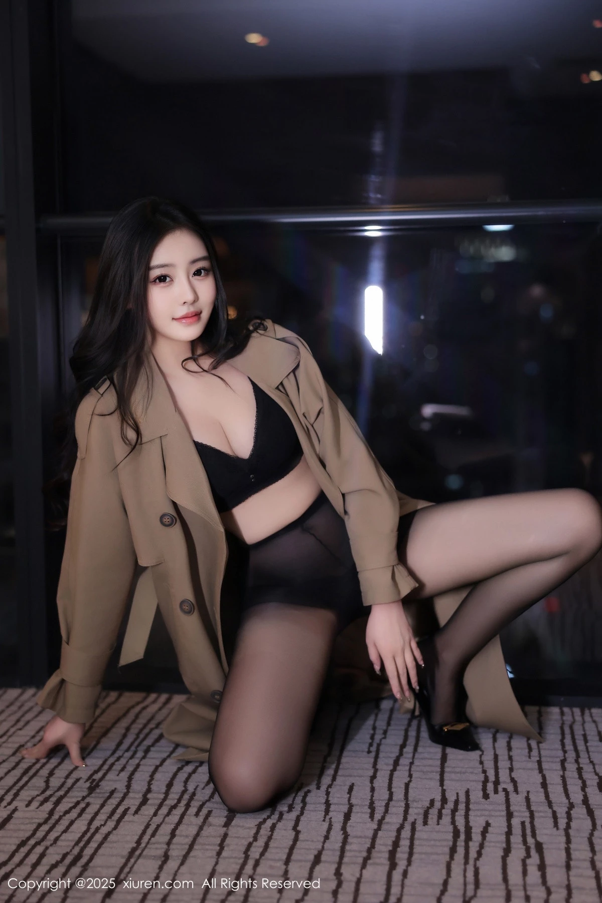 [[XiuRen秀人网]秀人网]No.9758_新人模特希雅sia性感黑色情趣内衣配超薄黑丝秀丰腴身材诱惑写真76P