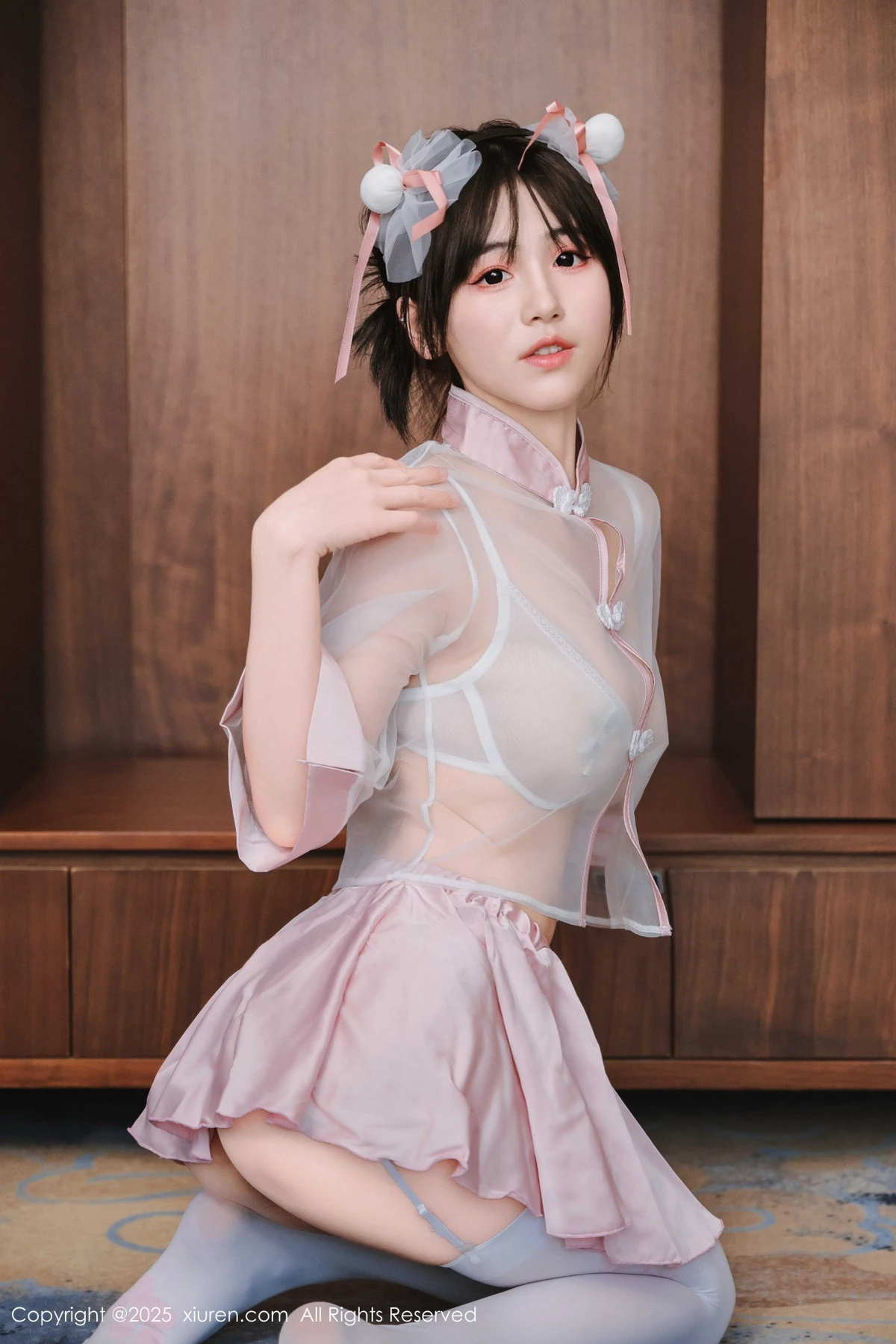 [[XiuRen秀人网]秀人网]No.9763_模特奶芙乔乔性感粉色情趣内衣配白丝吊袜秀凹凸身材诱惑写真68P