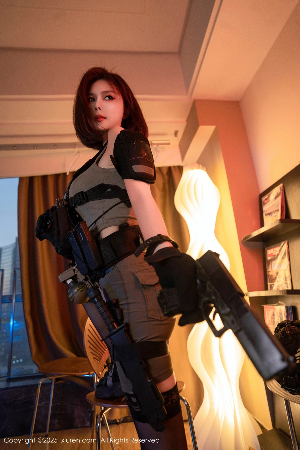 [[XiuRen秀人网]秀人网]No.9759_模特白芷yy性感美女战士装扮黑色内衣配黑丝袜秀曼妙身姿诱惑写真94P