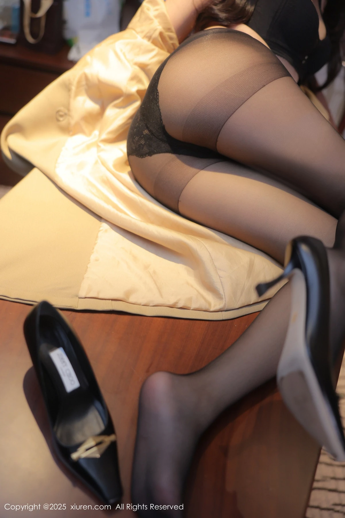 [[XiuRen秀人网]秀人网]No.9758_新人模特希雅sia性感黑色情趣内衣配超薄黑丝秀丰腴身材诱惑写真76P