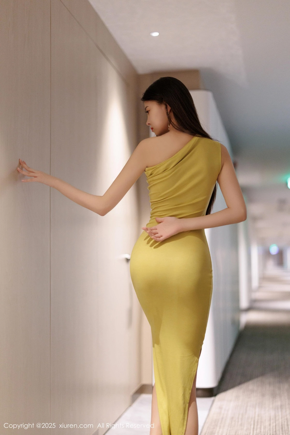 [[XiuRen秀人网]秀人网]No.9761_模特初梦瑶性感黄色连衣长裙+黑色蕾丝内衣秀曼妙身材诱惑写真83P