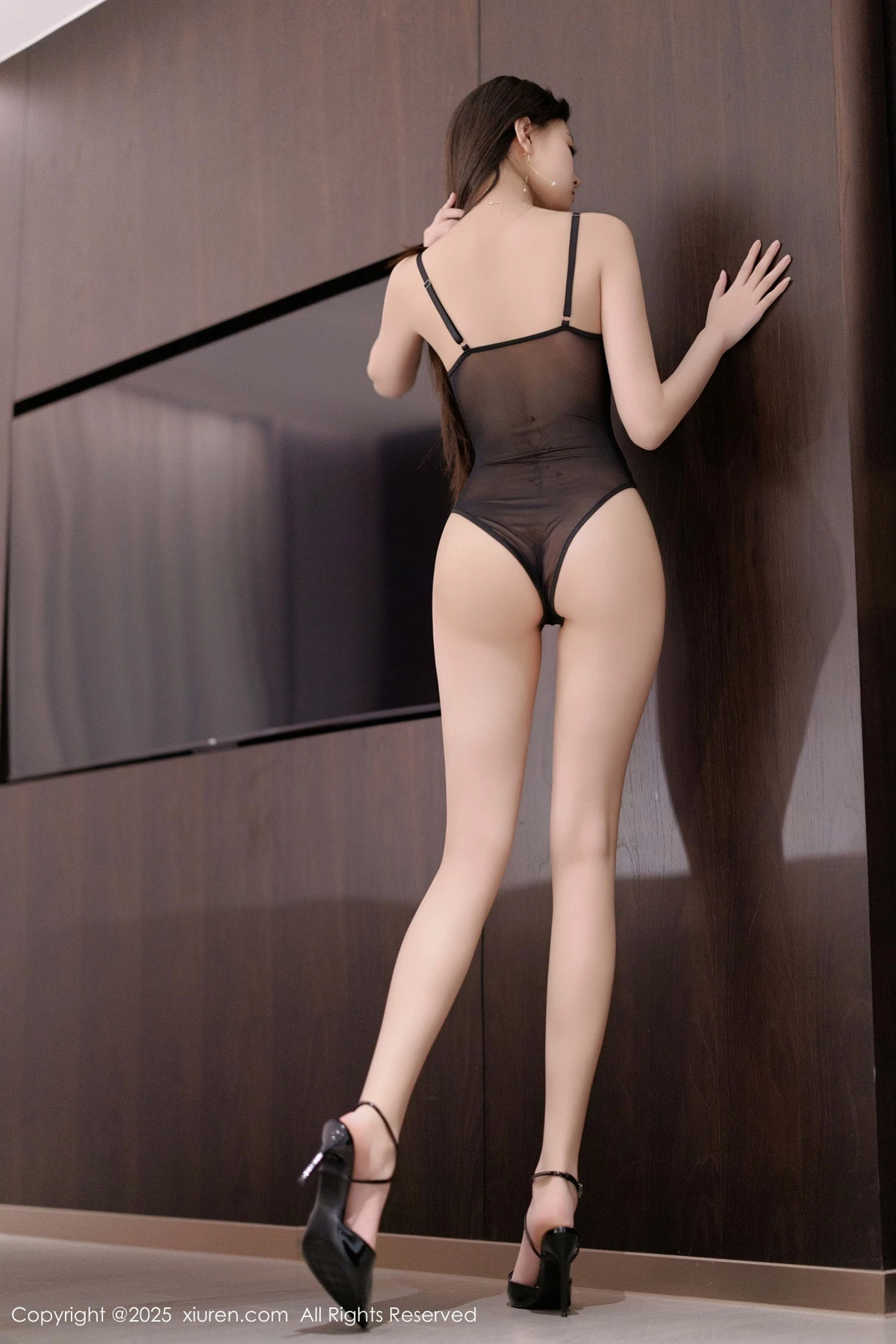 [[XiuRen秀人网]秀人网]No.9761_模特初梦瑶性感黄色连衣长裙+黑色蕾丝内衣秀曼妙身材诱惑写真83P